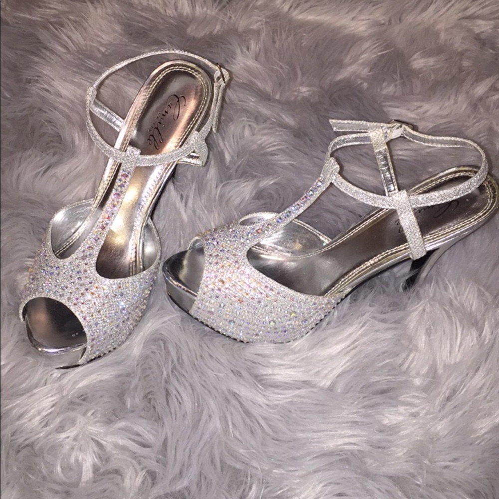 Jeweled pumps
